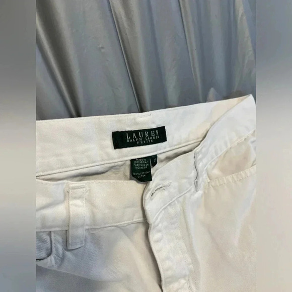 Ralph Lauren women’s petite size 4 classic midcalf white capris - Picture 2 of 3